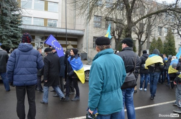 Як пікетували прокуратуру і СБУ учасники Євромайдану в Луцьку. ФОТО. ВІДЕО