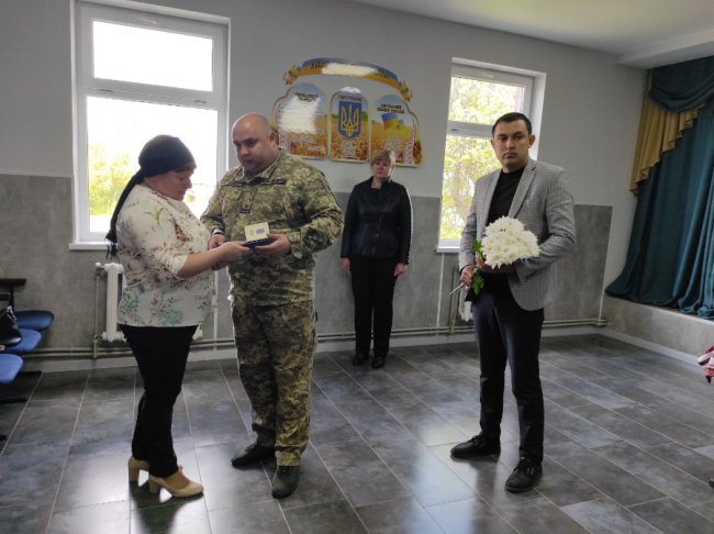 Дружині загиблого волинського Героя Сергія Ремінського вручили його посмертну нагороду