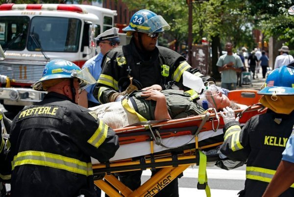 У США обвалилася багатоповерхівка. ФОТО