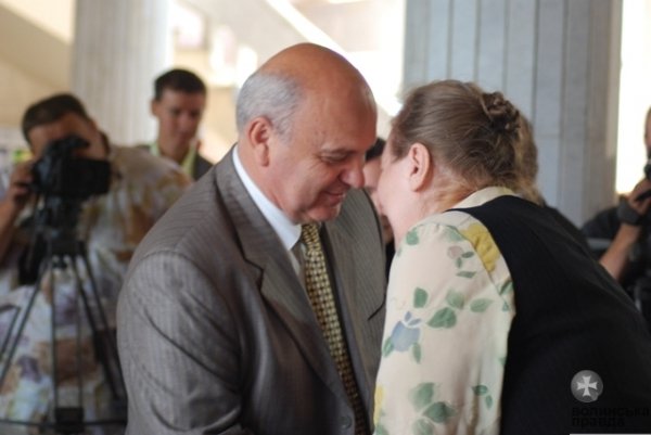 Як волинським інвалідам дарували «Geely». ФОТО