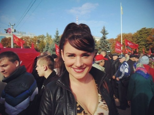 Комсомолка-активістка з Луганська полюбляє публікувати відверті фото