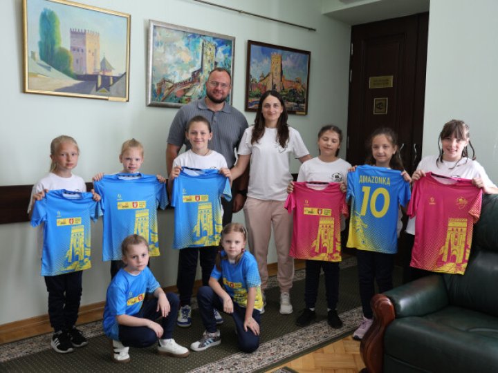 Дівоча футбольна команда з Луцька представлятиме Україну на чемпіонаті у Швеції