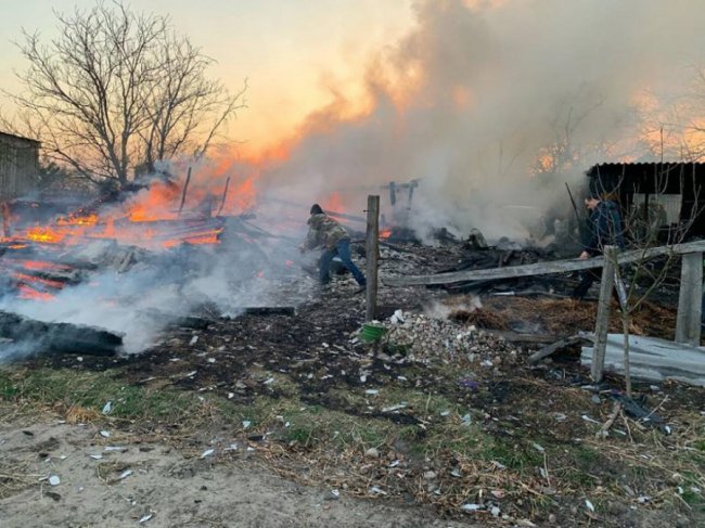 На Волині у одинокої пенсіонерки згорів хлів
