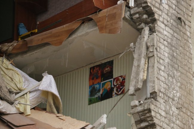 У центрі Харкова російська ракета влучила у багатоповерхівку. ФОТО