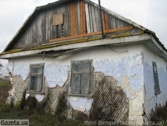 На Рівненщині розвалюється хата екс-президента України. ФОТО