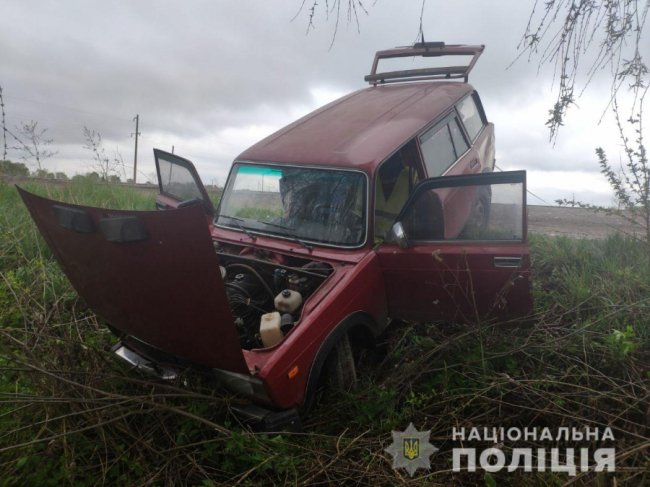 На трасі «Доманове-Ковель-Чернівці-Теребляче» через аварію дві автівки злетіли у кювет. ФОТО
