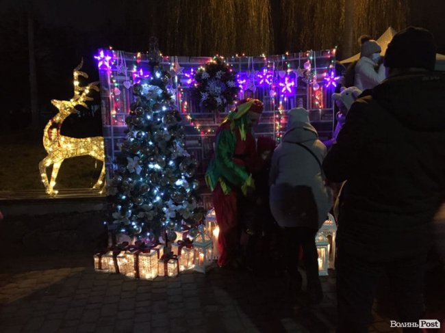 У Ковелі засвітили вогні головної ялинки міста. ФОТО