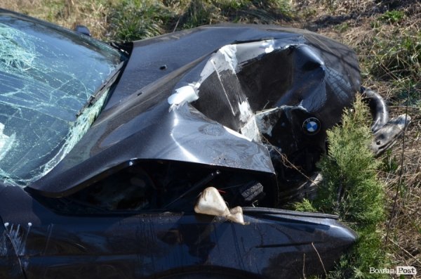 Аварія у Луцьку: легковик протаранив опору ліній електропередач. ФОТО. ВІДЕО
