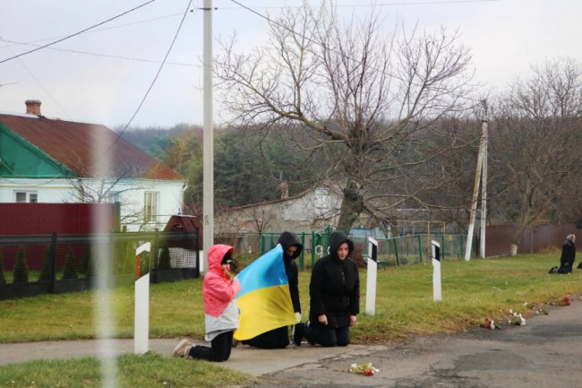 Сина ховали у день народження матері: у Холоневі попрощалися із загиблим Героєм Миколою Зубом