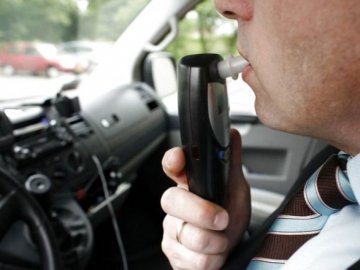 У Польщі затримали п'яного українця, який віз на роботу нетверезих пасажирів