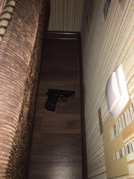 Наркотики, зброя, списки клієнтів і графіки: у Києві «накрили» мережу борделів