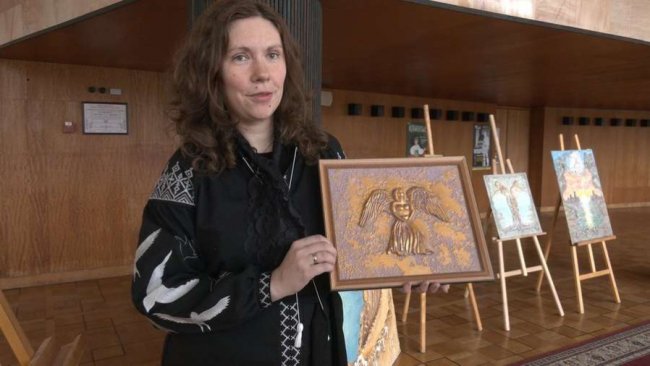 Вдова Героя з Луцька організувала вечір пам'яті для збору коштів . ФОТО