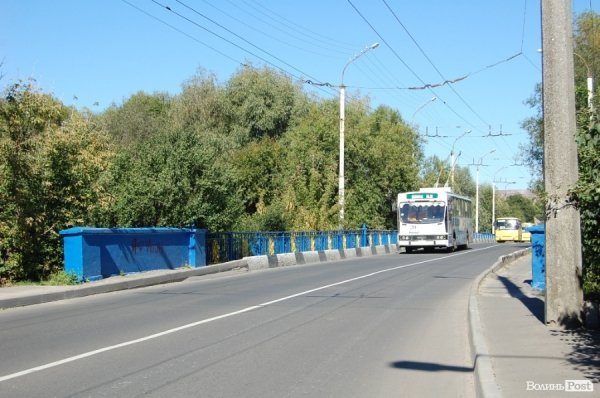 Міст на вулиці Гнідавській