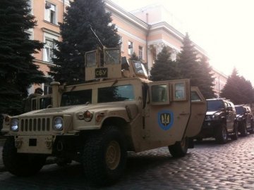 Вулиці Одеси почали патрулювати антитерористичні групи на бронетехніці