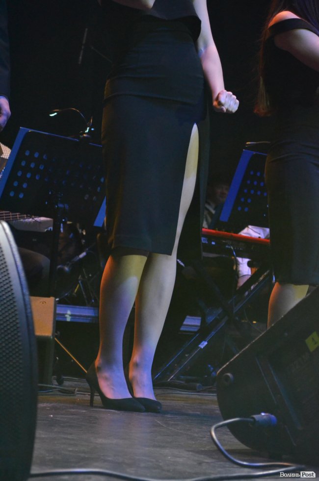 Новорічні хіти та казкова енергетика: як лучан розважали LeoBand Orchestra. ФОТОРЕПОРТАЖ