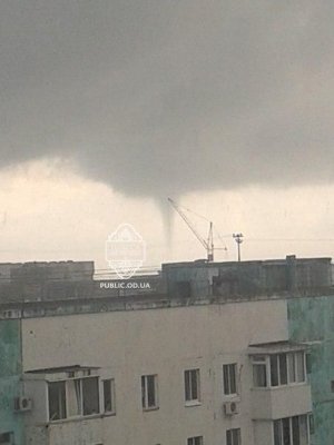На Одесу насуваються смерчі. ФОТО. ВІДЕО