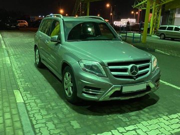 На «Ягодині» чоловік хотів незаконно ввезти елітну автівку в Україну