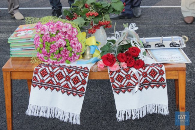 Вишиванки, квіти, бантики: у Володимирі пролунав перший дзвоник. ФОТО