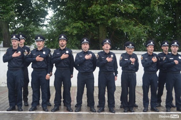 У Луцьку поліцейські отримали нові погони і звання. ФОТО