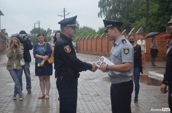 У Луцьку поліцейські отримали нові погони і звання. ФОТО