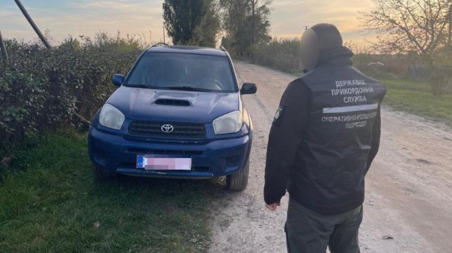 Продали 13 авто вартістю майже 3 мільйони: на Волині викрили «схему» незаконного ввезення машин для ЗСУ 