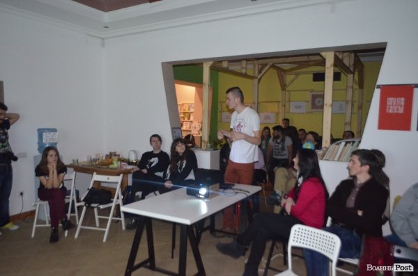 Лучани дізнались, як будучи повним нездарою, імітувати талант і досягти успіху. ФОТО 