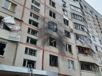Росіяни знову обстрілюють житлові райони Харкова: сім людей поранені