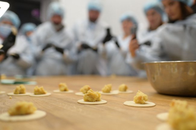 Відомий ресторатор Роман Хорзов відкрив у Луцьку мережу напівфабрикатів*