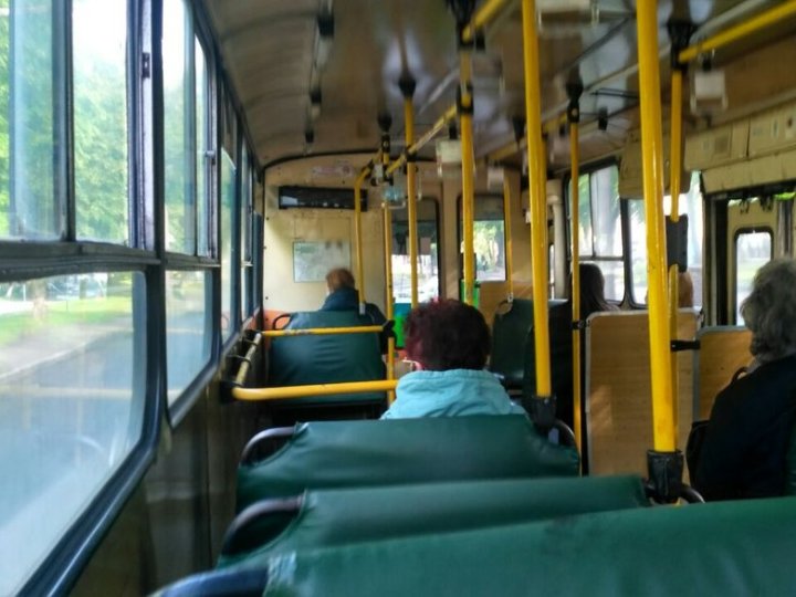 Як у Луцьку доїхати до кладовища: у Провідну неділю збільшать кількість транспорту