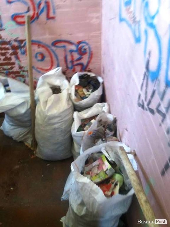 Луцьким депутатам показали туалет в центрі і не тільки. ФОТО