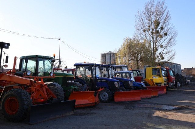 «Якщо прогноз показує сніг чи ожеледицю, необхідно ще за годину чи півтори до опадів просипати вулиці», - мер Луцька 