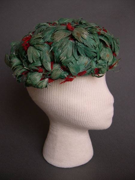 Як виглядав весільній головний убір наречених  на Волині майже 2 століття тому. РЕТРОФОТО 