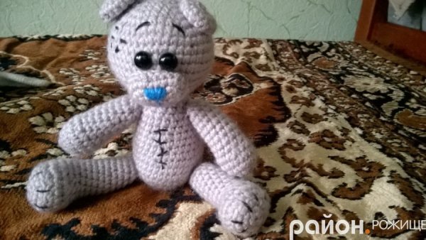 Волинянка в’яже милі іграшки в японській техніці