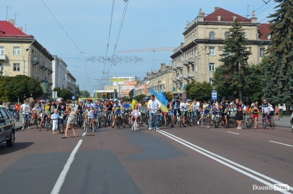 У Луцьку відбувся півтисячний велопробіг за Незалежність. ФОТО