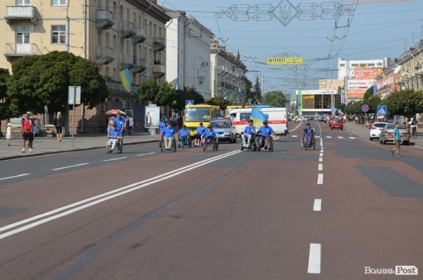 У Луцьку відбувся півтисячний велопробіг за Незалежність. ФОТО