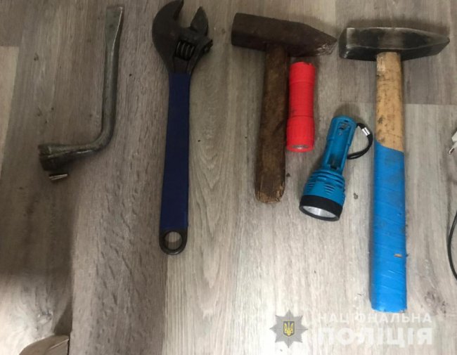 У Луцьку посеред ночі злодії в масках «обчистили» квартиру, де спали господарі