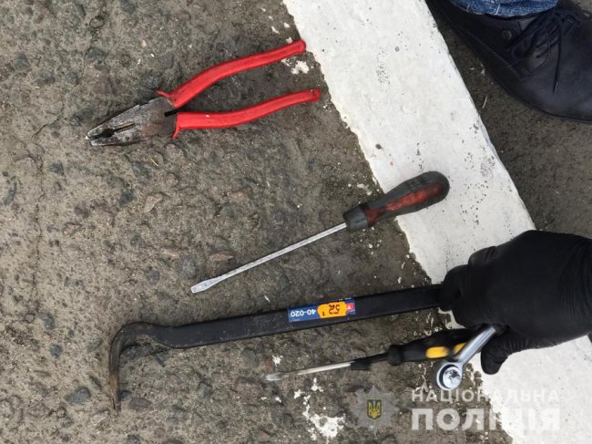 У Луцьку посеред ночі злодії в масках «обчистили» квартиру, де спали господарі