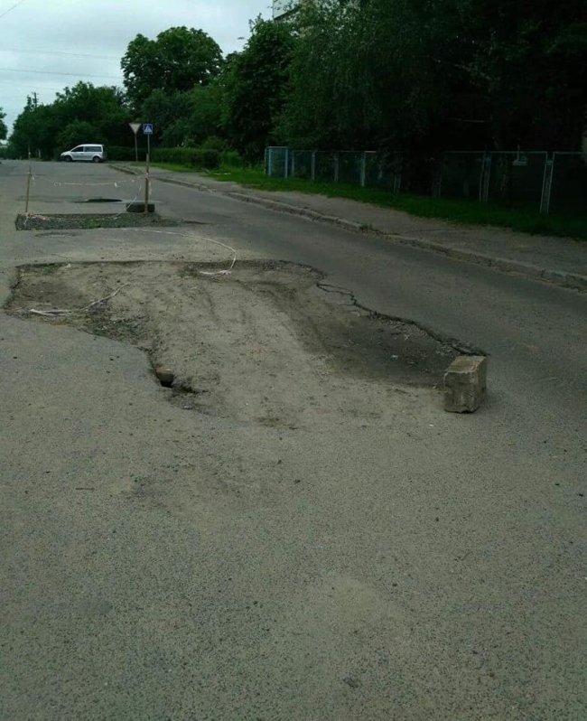 «Луцьктепло» знову змушують прибрати за собою. ФОТО