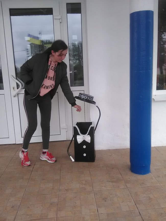 У волинській школі встановили смітники «джентльмени». ФОТО