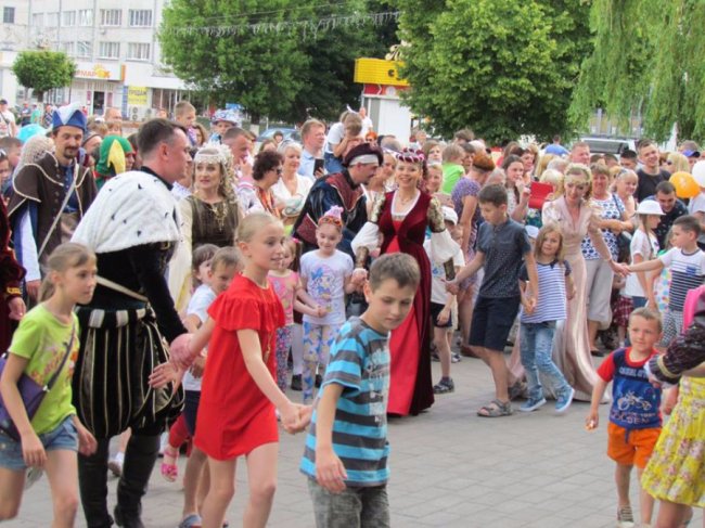 Луцьк «повернувся» в Середньовіччя. На «Князівський бенкет»