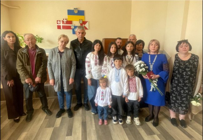 Матері загиблого воїна з Волині вручили посмертний орден сина. ФОТО