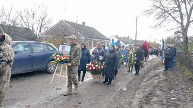 Пішов на війну разом із сином: поховали волинянина Володимира Бориса