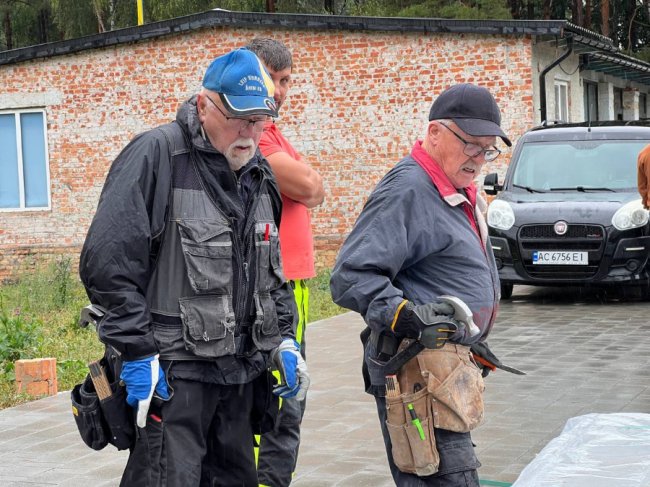 В громаді на Волині будівельники зі Швеції зводять житло для переселенців