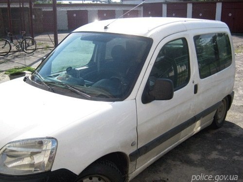 Волинянин без жодних документів перевозив 400 літрів пального