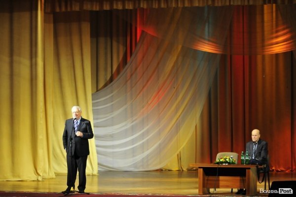 У Луцьку відомий політик і дипломат презентував нову книгу. ФОТО