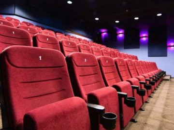 Стало відомо, чи працюватимуть кінотеатри в карантин