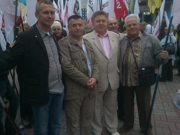 Волиняни у Києві мітигнують за українську мову. ФОТО