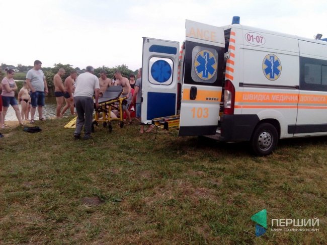 Невдале купання: в селі біля Луцька чоловік пошкодив хребет. ФОТО