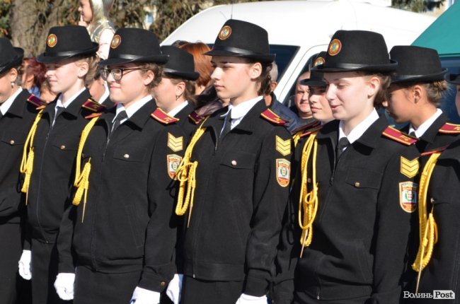 «Нам є що захищати»: урочиста посвята ліцеїстів у Луцьку.  ФОТО