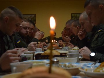 В колі військової родини: показали, як у Луцьку Різдво святкують нацгвардійці. ФОТО
